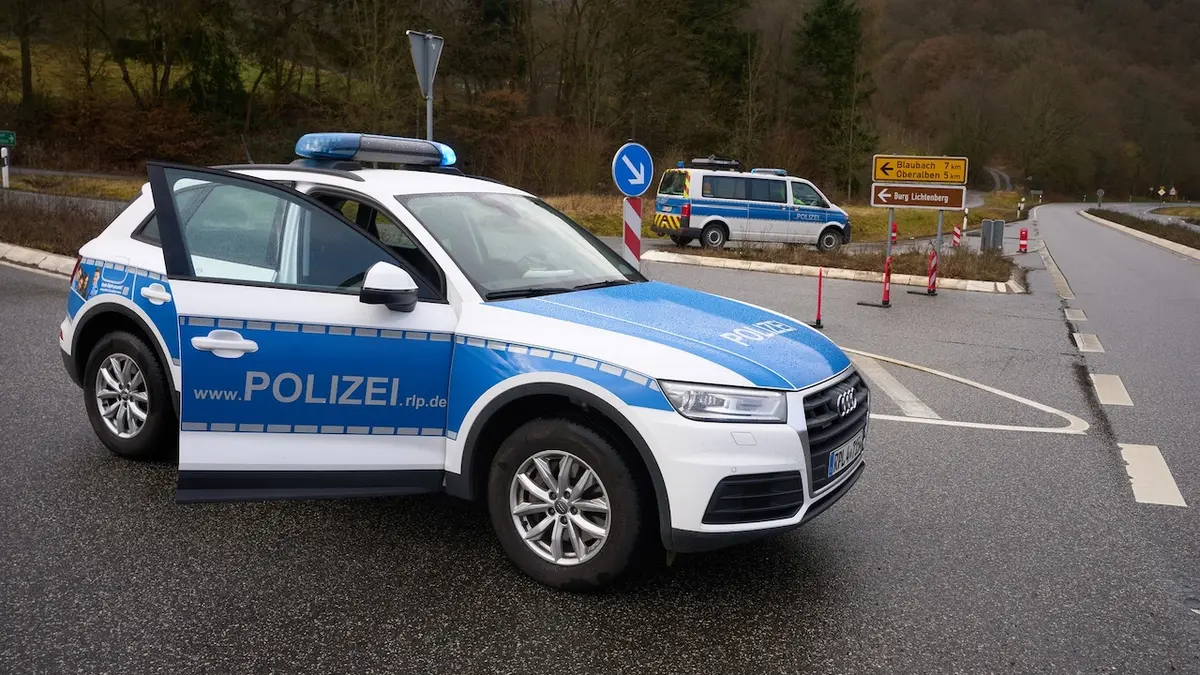 Jäger erschießen in Deutschland zwei Polizisten